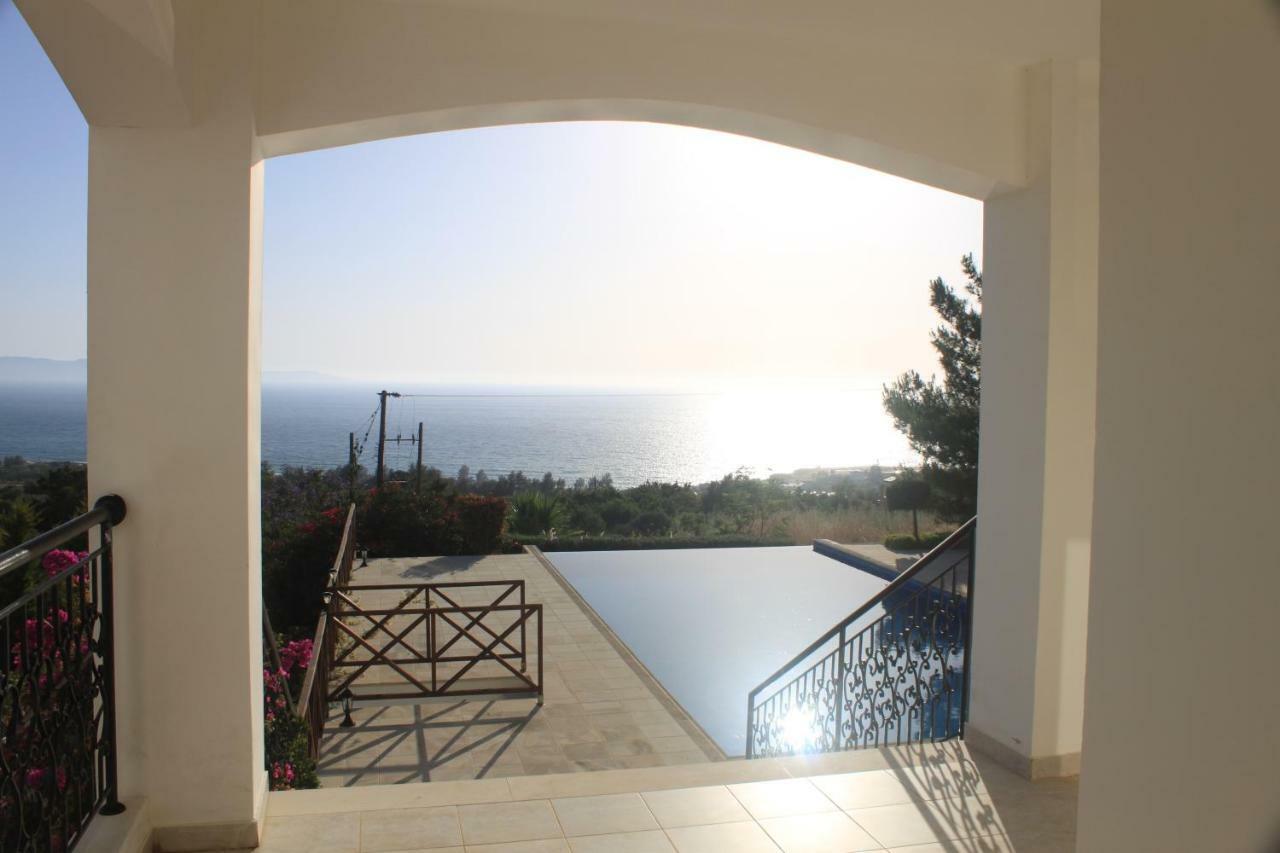 Martika Luxury Villa Agia Marina  외부 사진